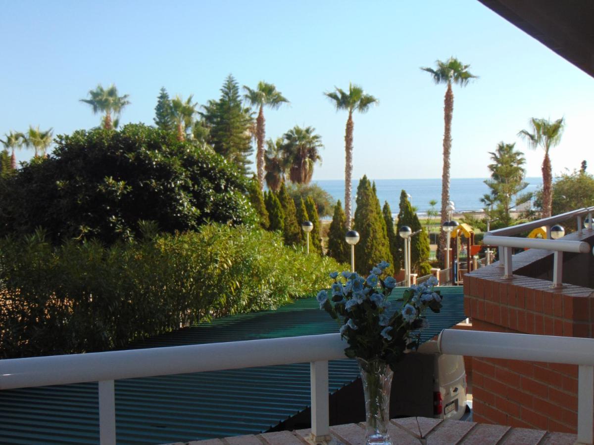 Apartamentos Varios Con 2 Dorm En Marina Dor , La Playa De Amplaries 47 , Vista Lateral Al Mar Оропеса дел Мар Екстериор снимка